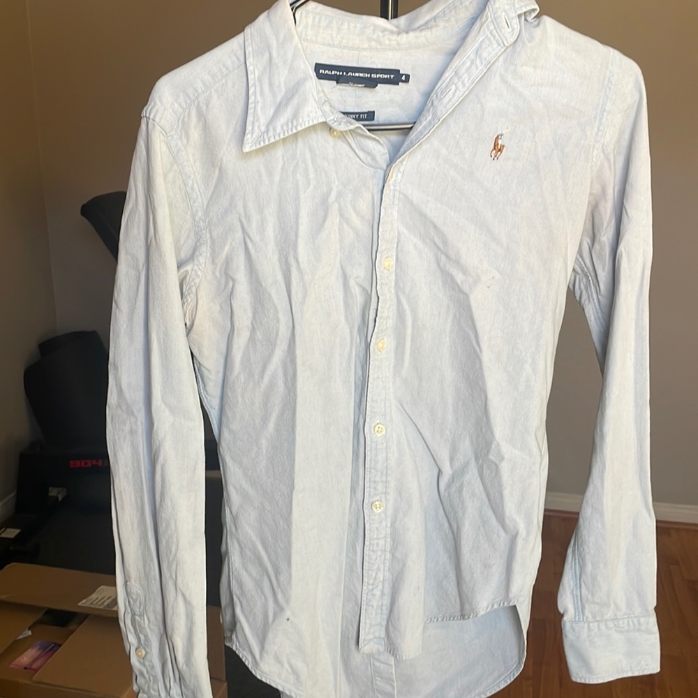 Vintage Women’s Ralph Lauren Skinny Fit Light Blue button up. Real Ralph Lauren